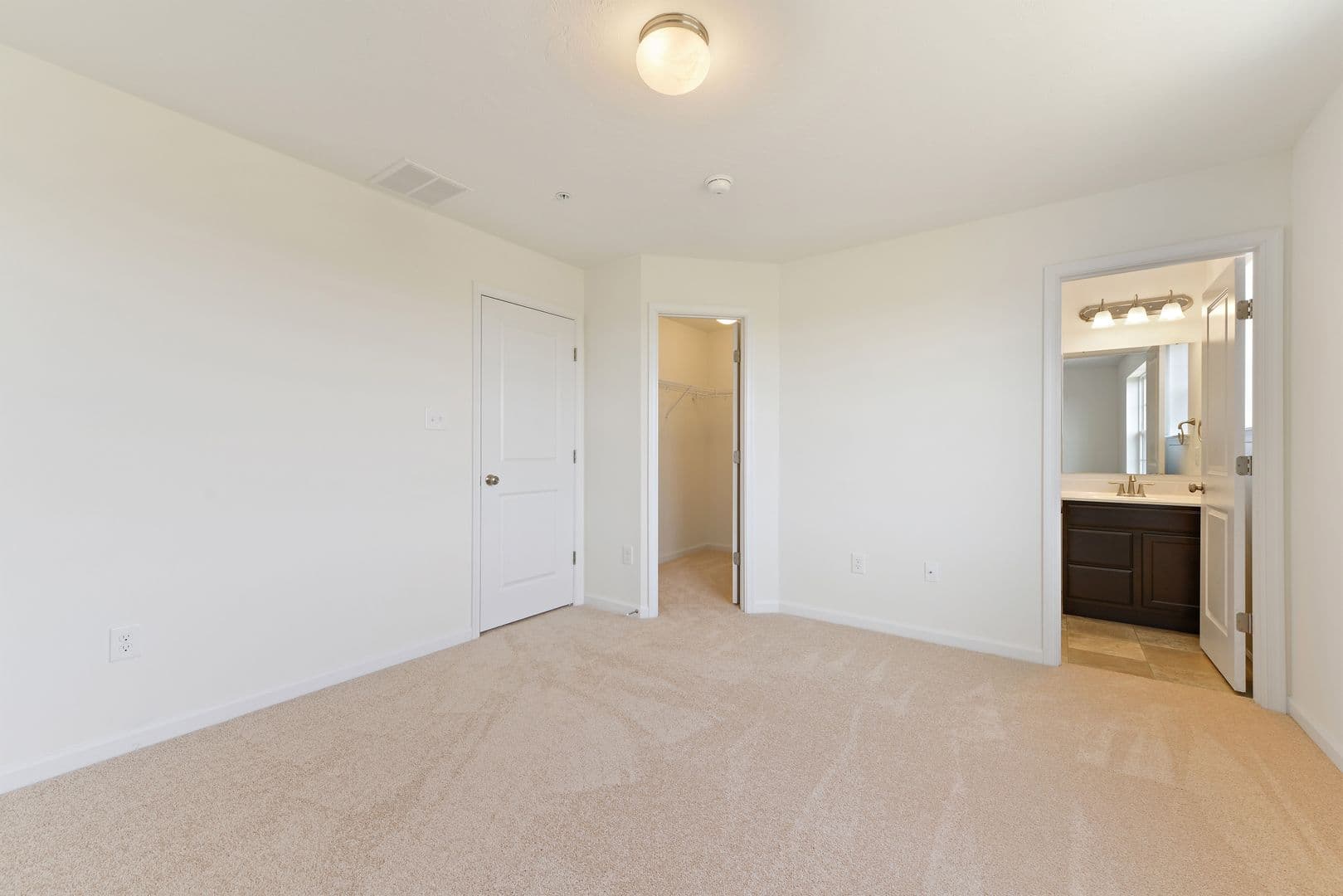 Hanover Townhome: 253 Homestead Drive