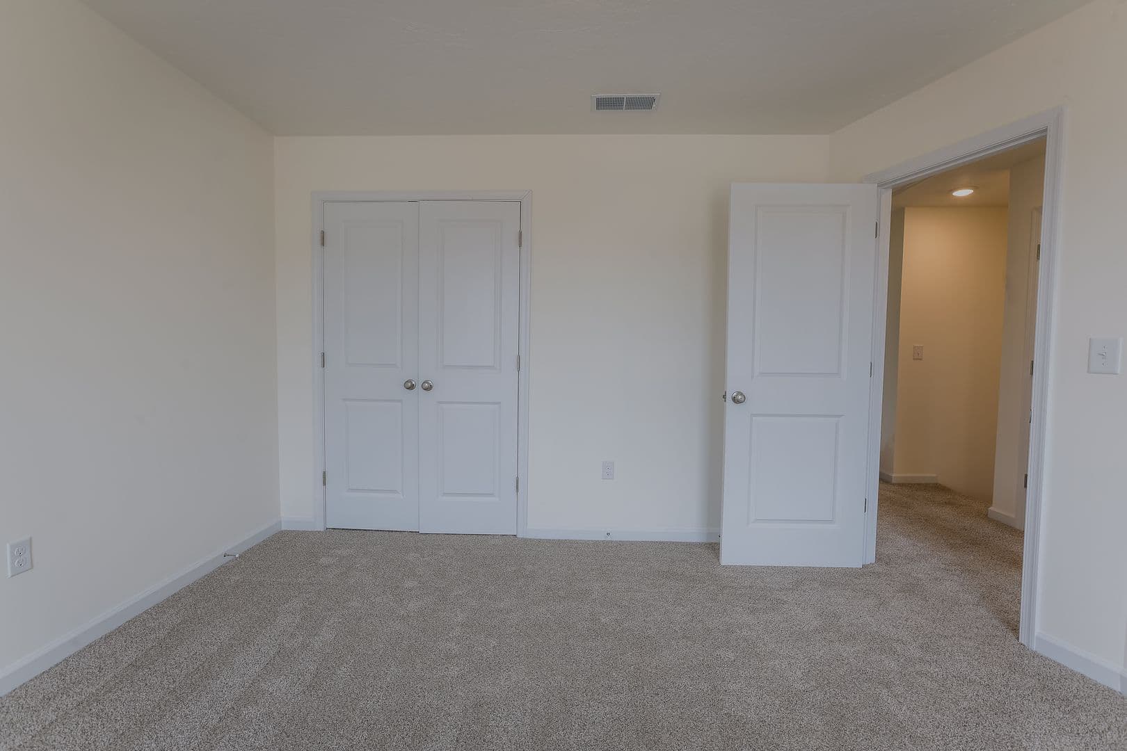 Dover Townhome: 3717 Castle Drive