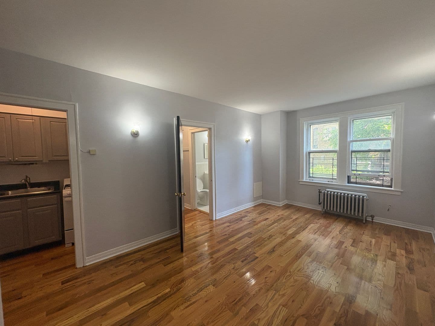 Chicago Apartment: 917 W Eastwood Ave