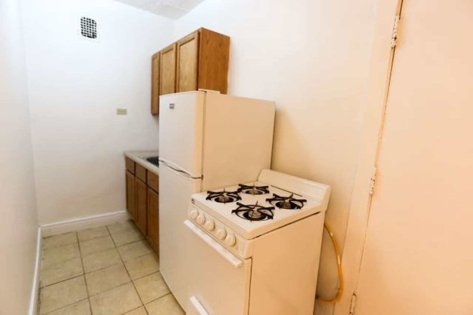 Chicago Apartment: 4735 N. Beacon