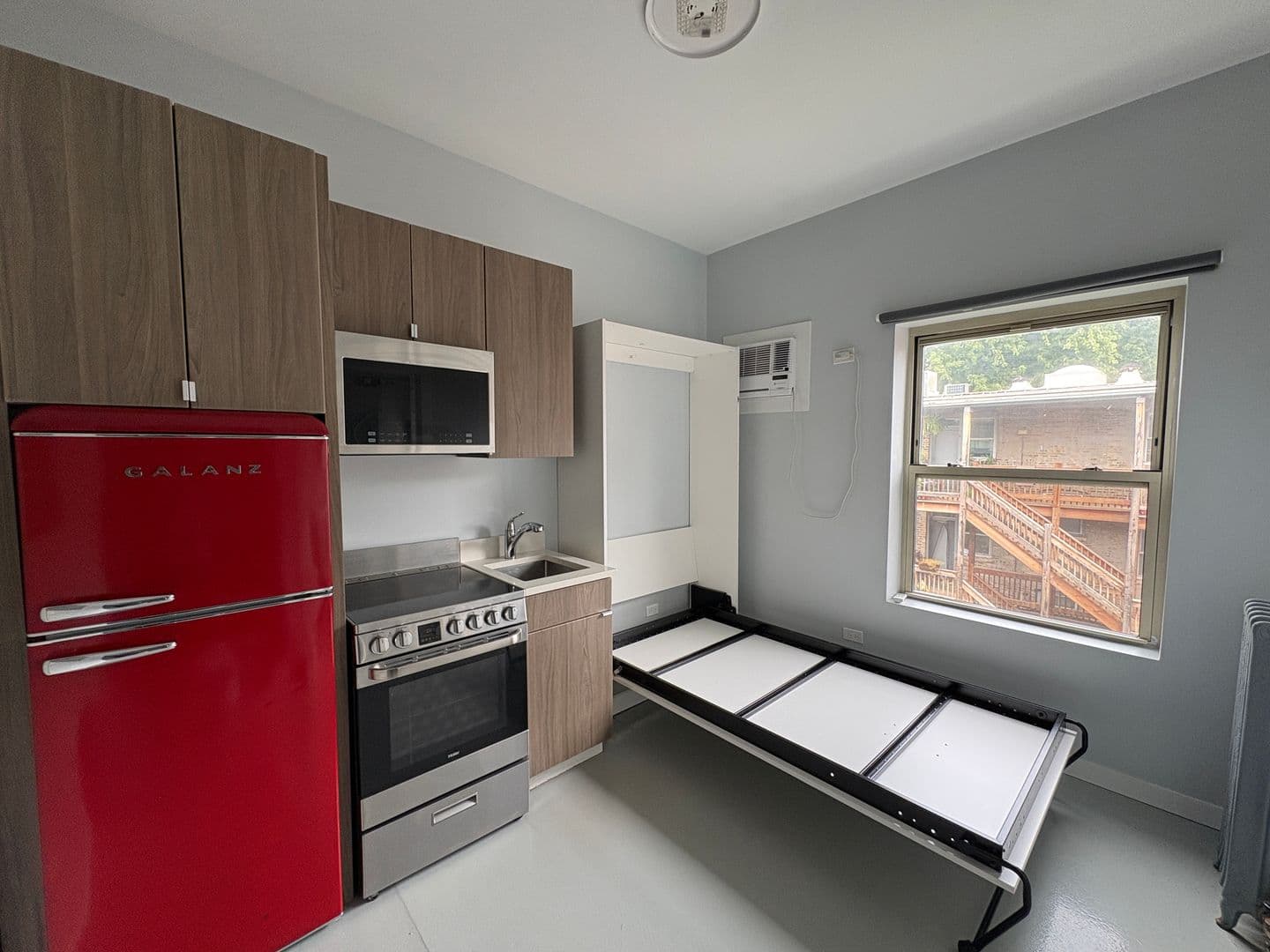 Chicago Apartment: 4700 N Racine Ave