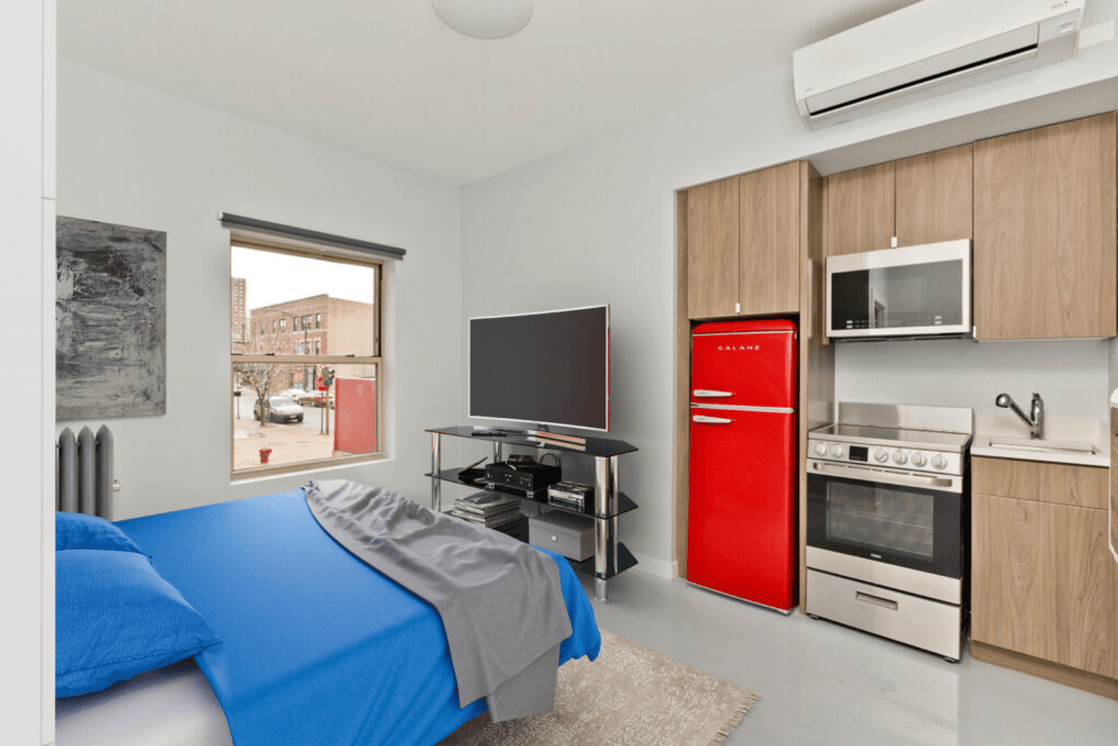 Chicago Apartment: 4700 N Racine Ave