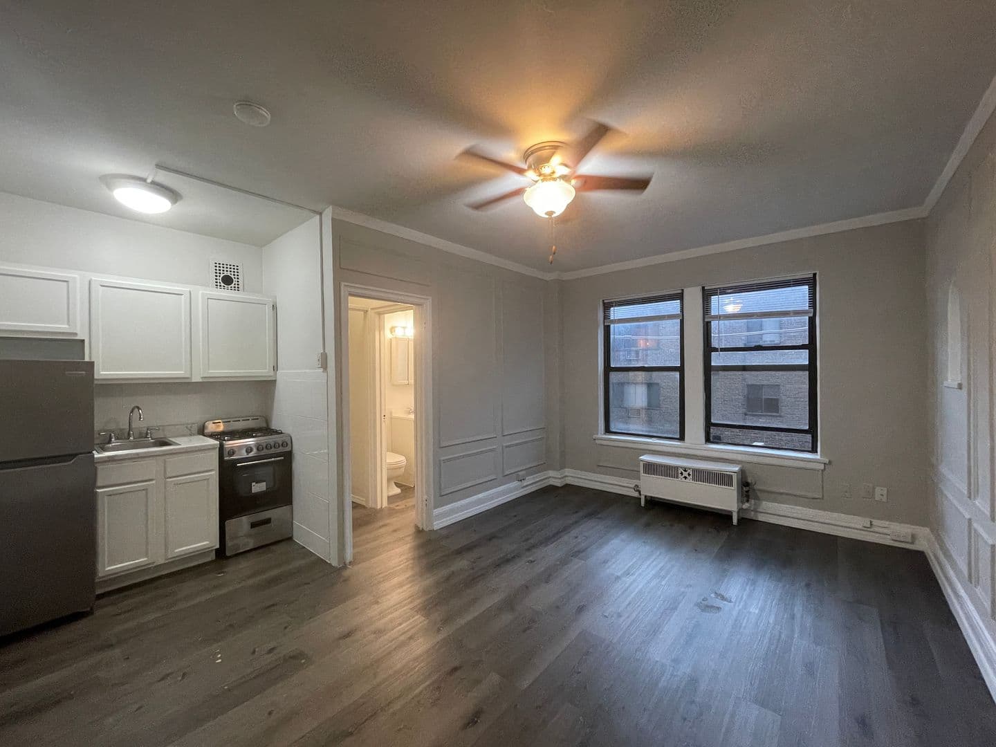 Chicago Apartment: 434 W. Wellington Ave