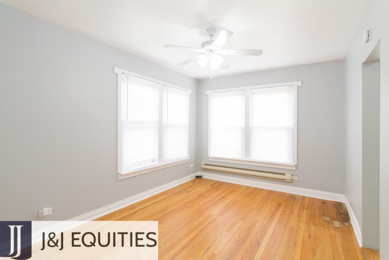 Chicago Apartment: 3257 - 3267 W. Wrightwood Ave