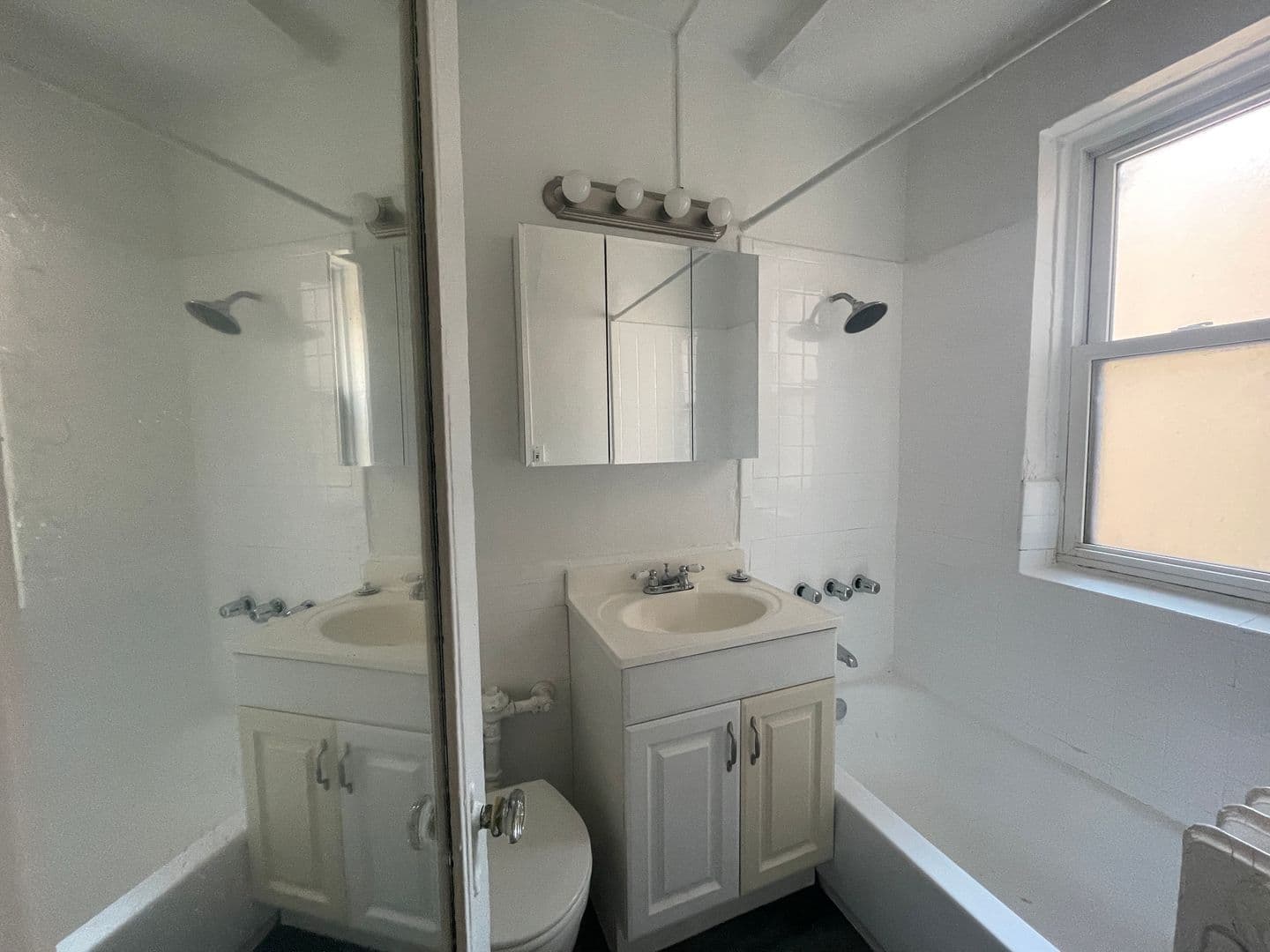 Chicago Apartment: 434 W. Wellington Ave