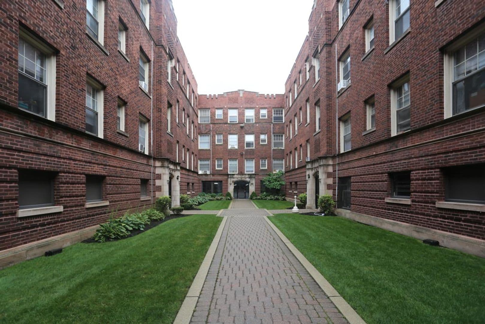 Chicago Apartment: 3257 - 3267 W. Wrightwood Ave