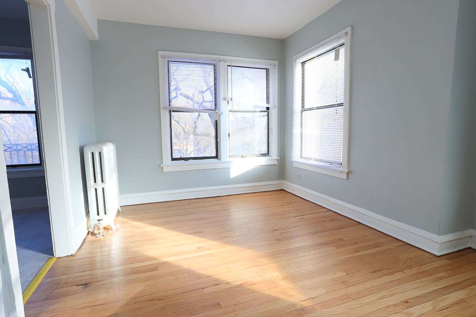 Chicago Apartment: 4600 - 4608 N. Beacon St.