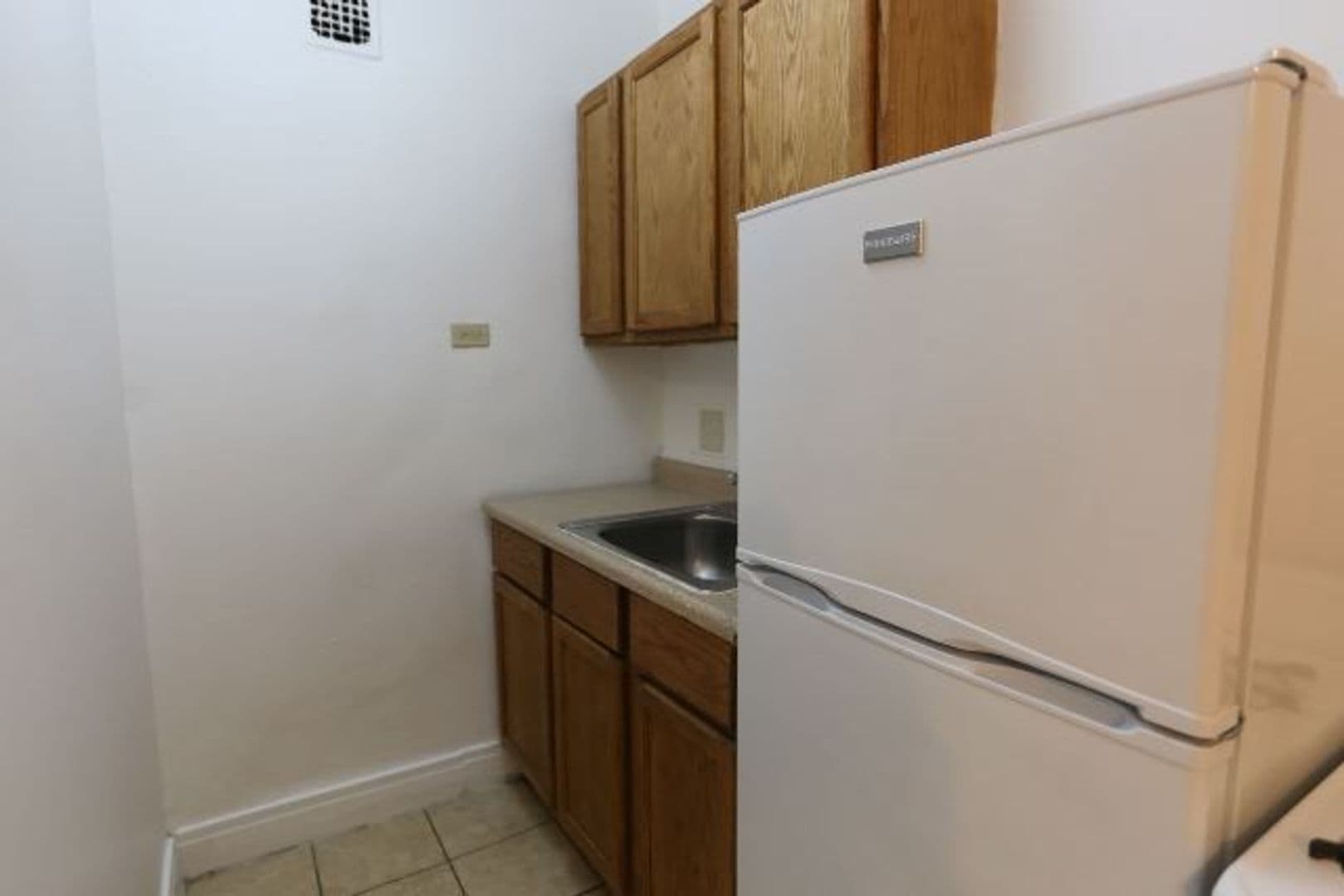 Chicago Apartment: 4735 N. Beacon