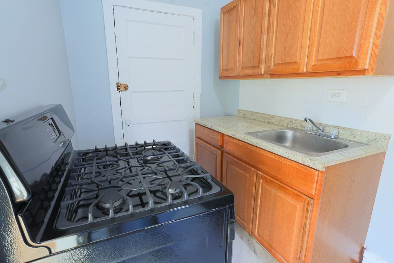Chicago Apartment: 4600 - 4608 N. Beacon St.
