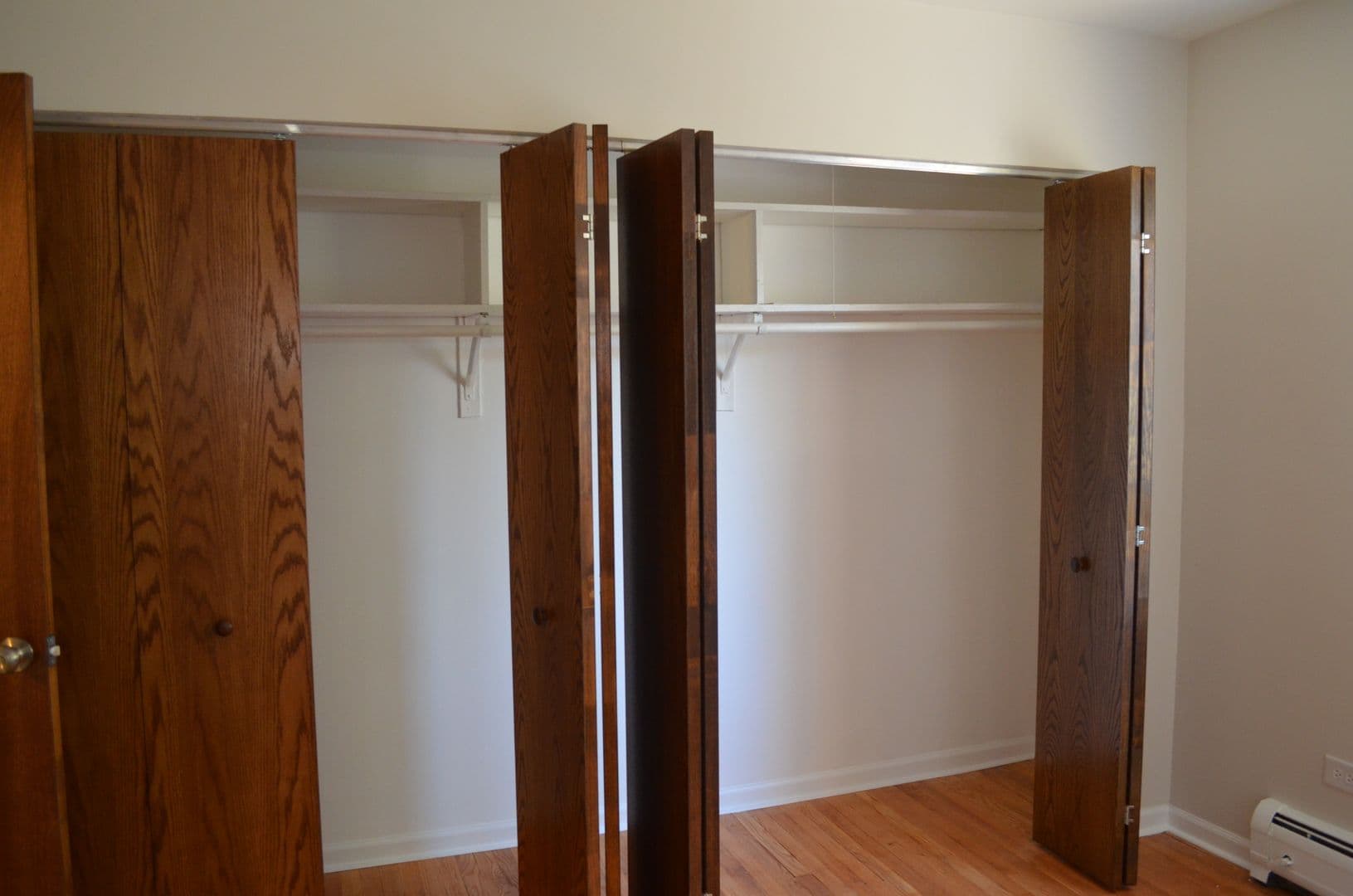 Chicago Apartment: 1040 W. Hollywood