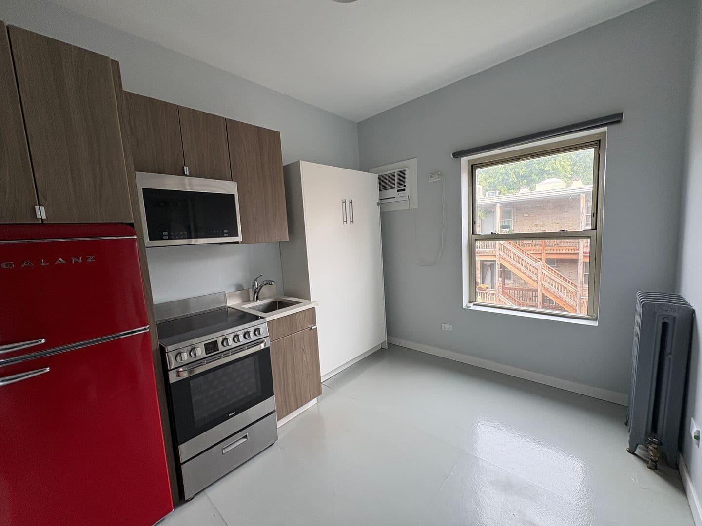 Chicago Apartment: 4700 N Racine Ave