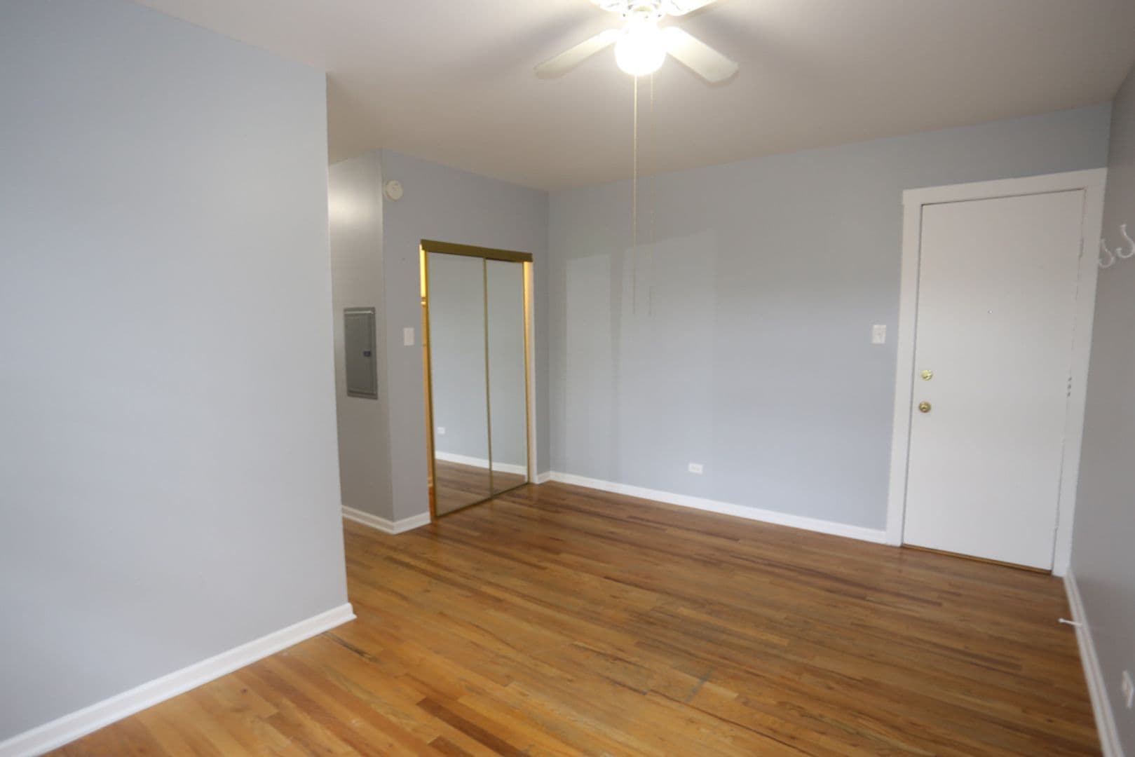 Chicago Apartment: 3257 - 3267 W. Wrightwood Ave