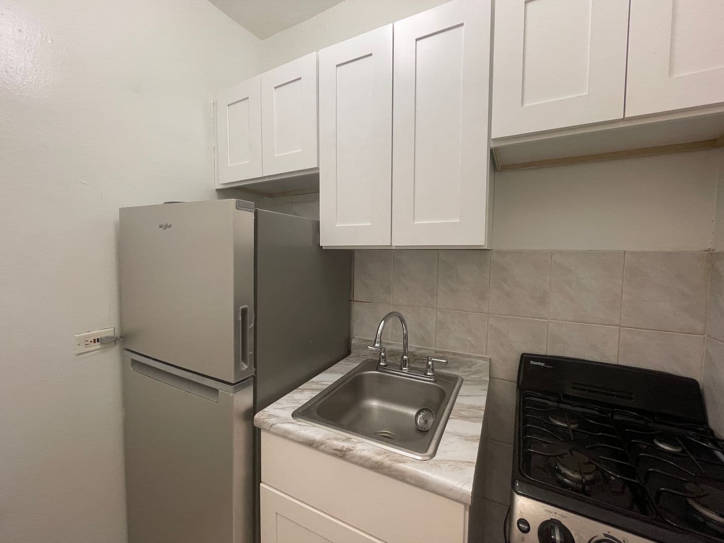 Chicago Apartment: 434 W. Wellington Ave