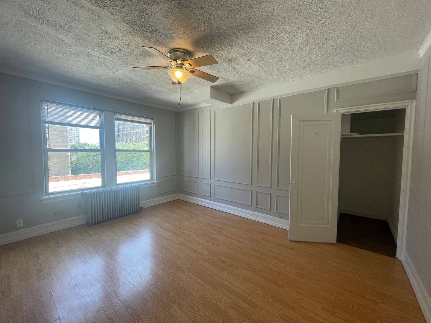 Chicago Apartment: 434 W. Wellington Ave