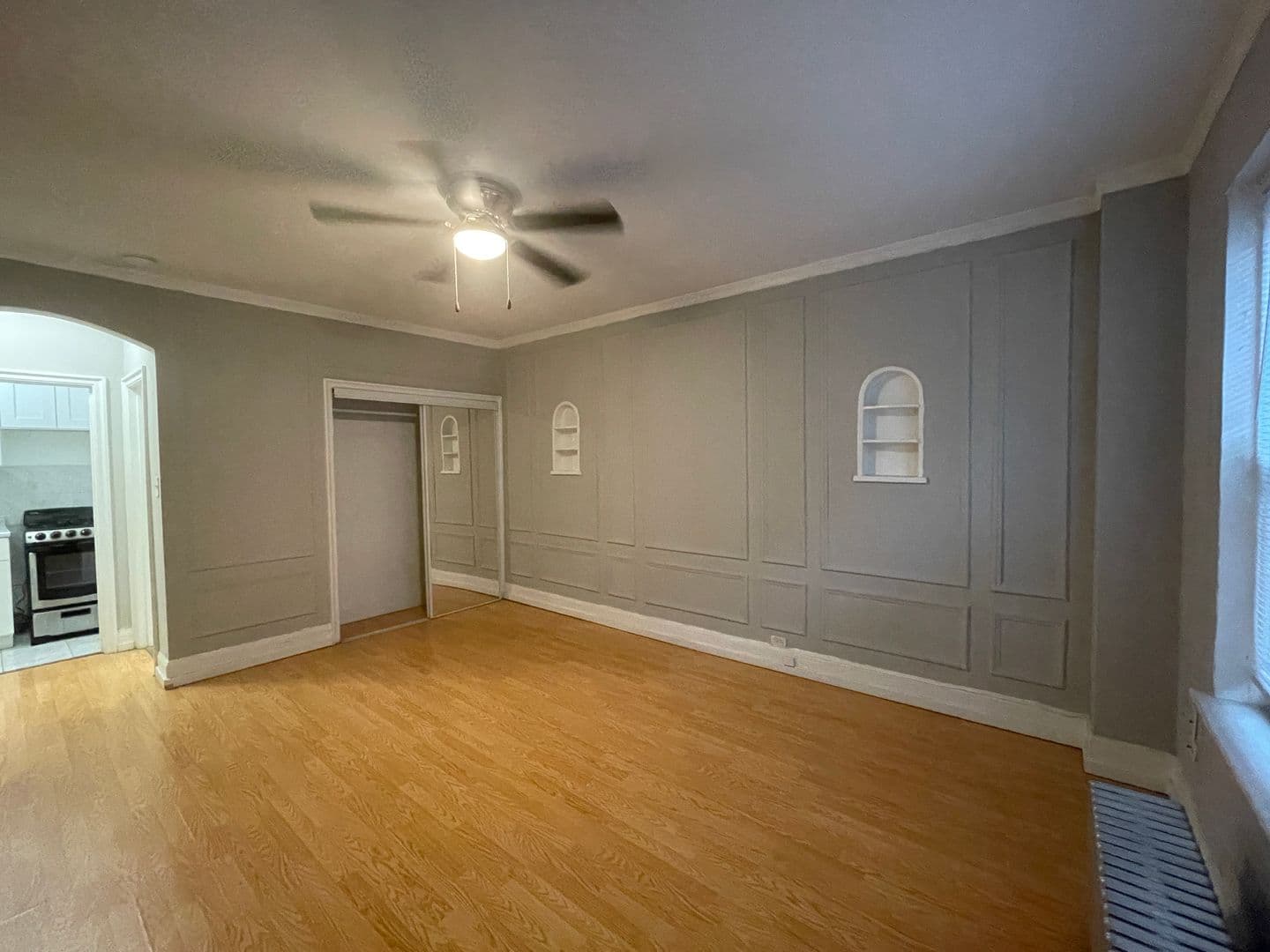 Chicago Apartment: 434 W. Wellington Ave