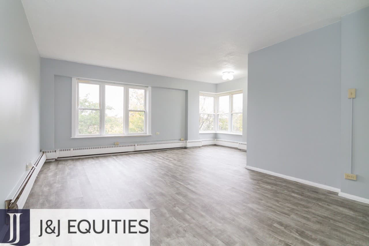 Chicago Apartment: 7333 N. Ridge Blvd