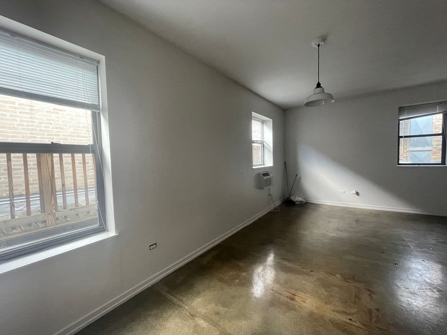 Chicago Apartment: 1132-1140 W Wilson Ave