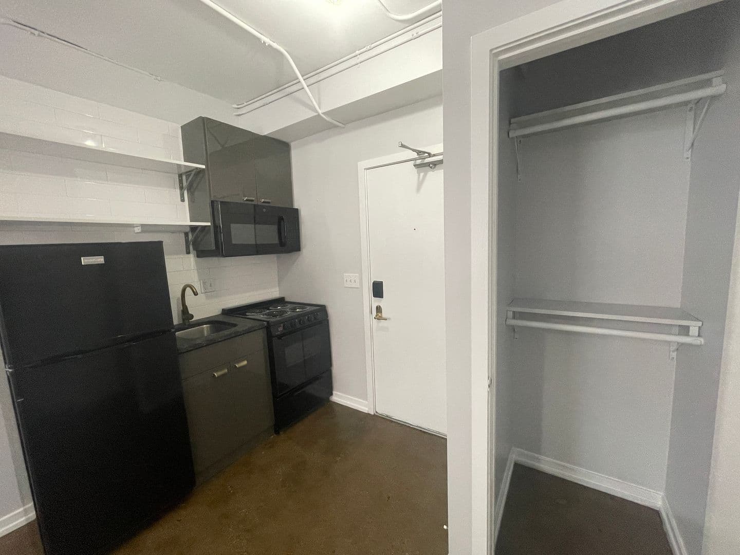 Chicago Apartment: 1132-1140 W Wilson Ave