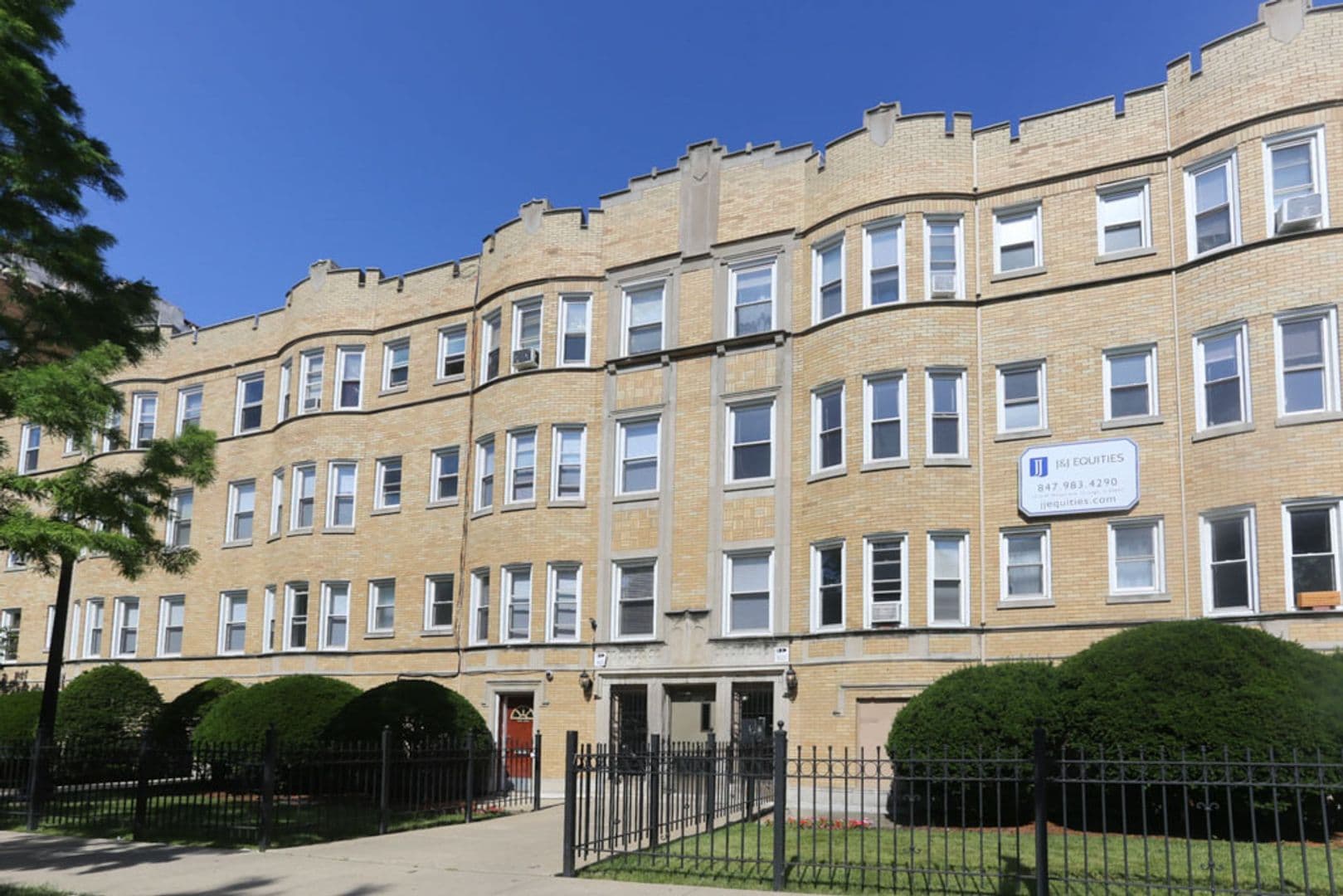 Chicago Apartment: 4501 - 4515 N. Malden