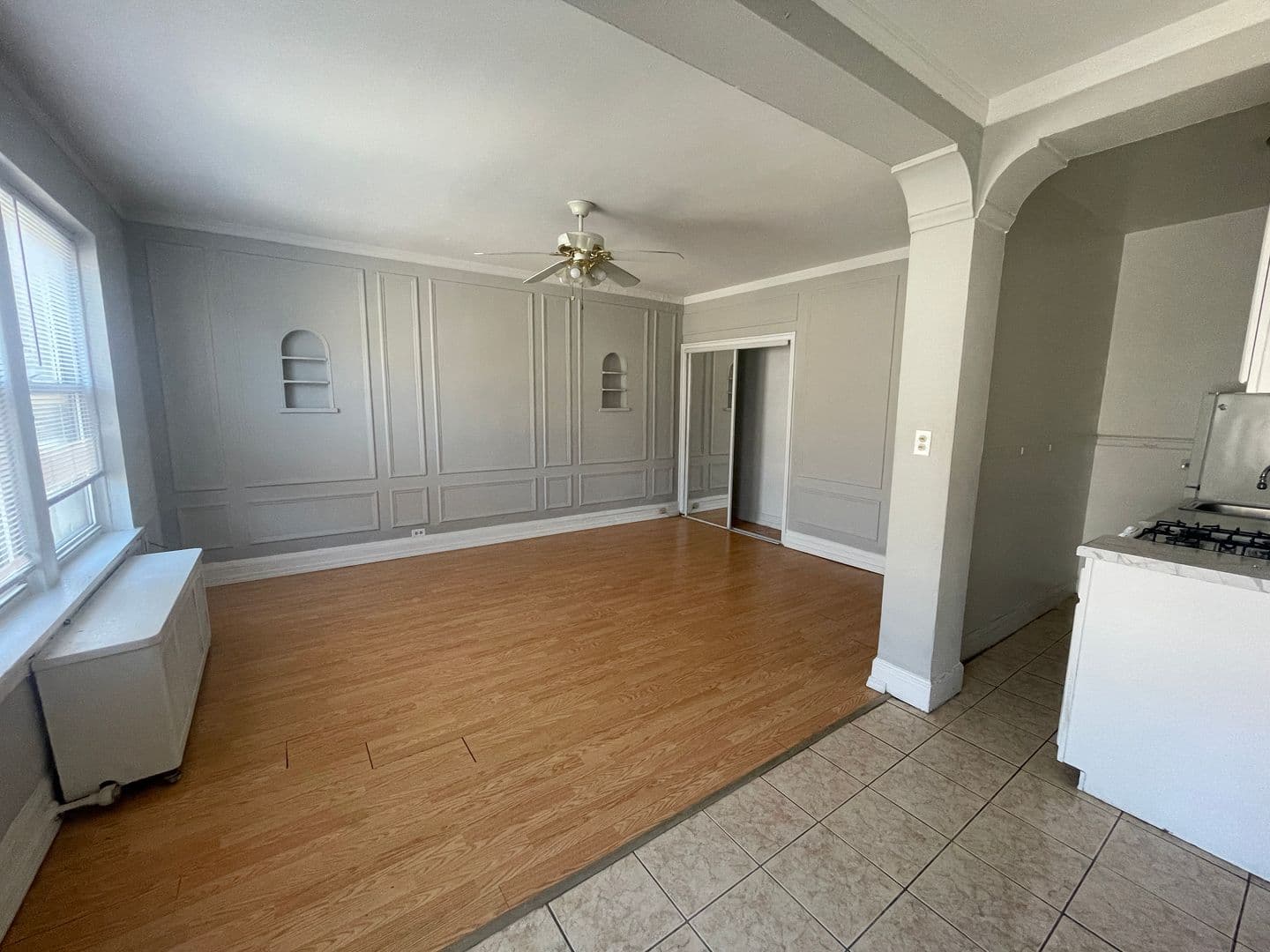 Chicago Apartment: 434 W. Wellington Ave