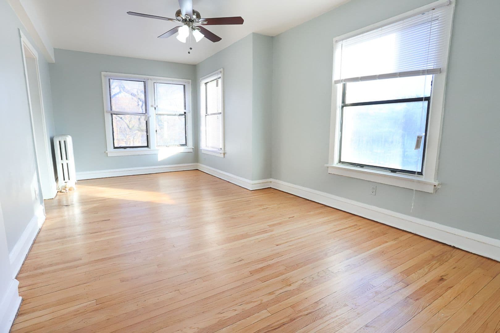 Chicago Apartment: 4600 - 4608 N. Beacon St.