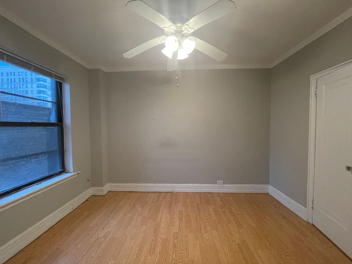 Chicago Apartment: 434 W. Wellington Ave