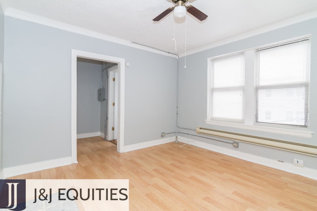 Chicago Apartment: 4735 N. Beacon