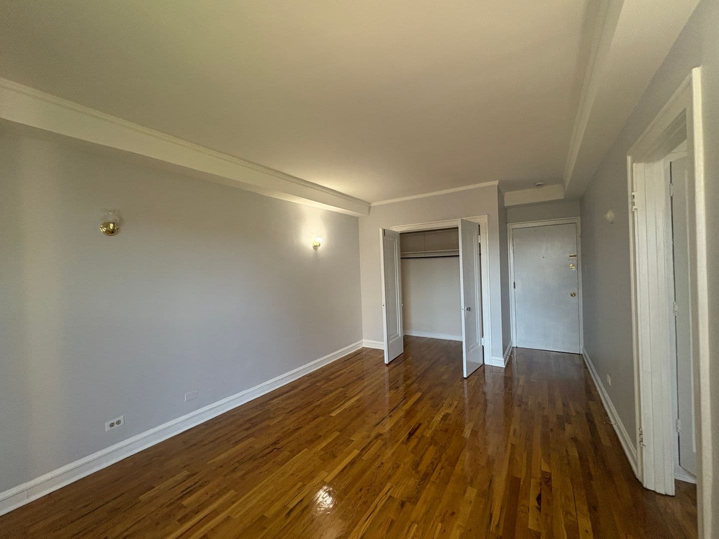 Chicago Apartment: 917 W Eastwood Ave