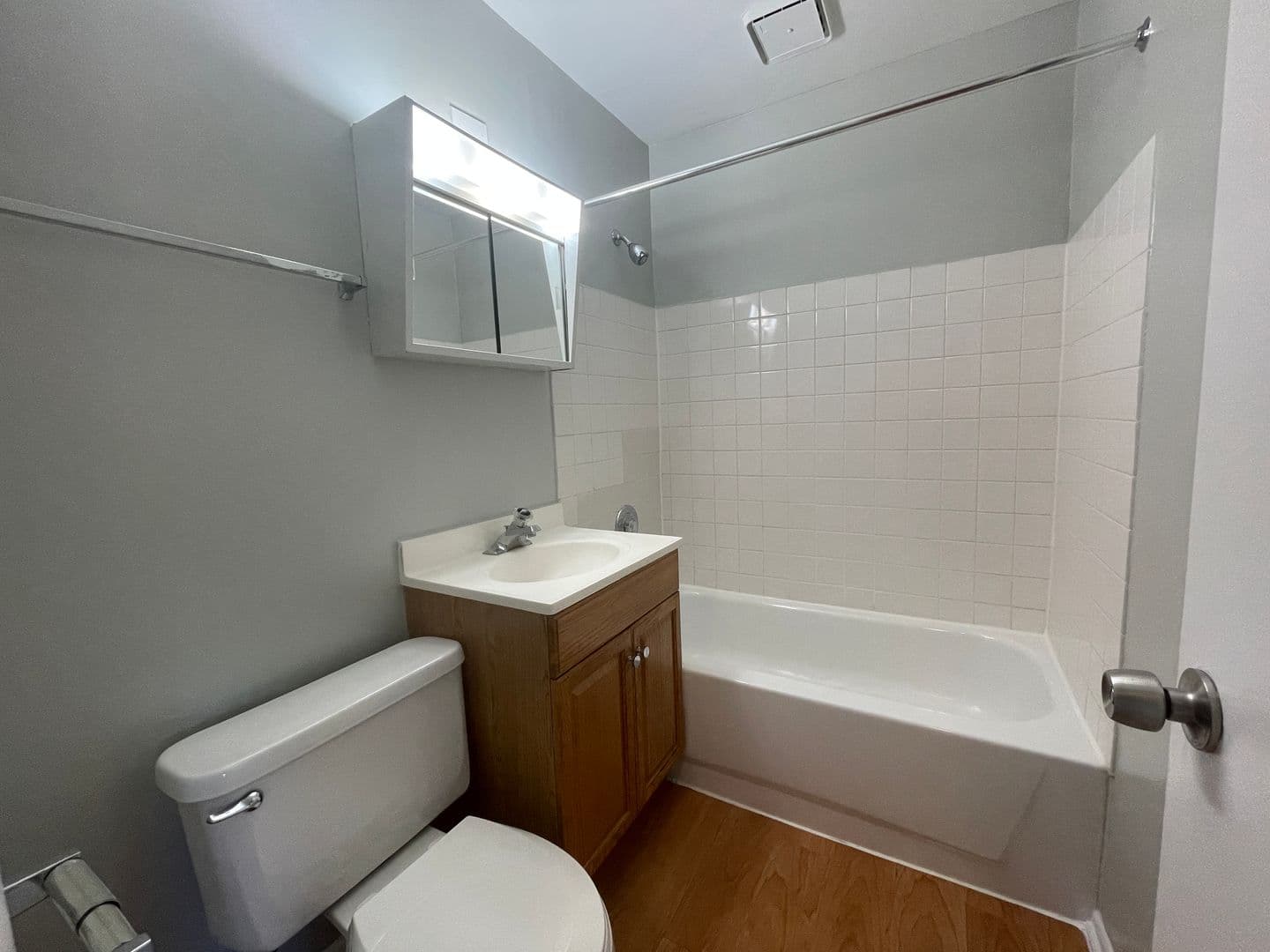 Chicago Apartment: 4543 N Dover St