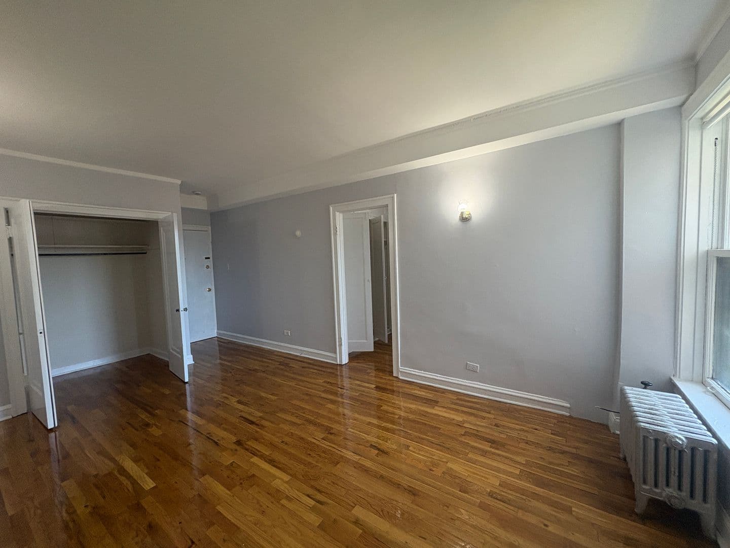 Chicago Apartment: 917 W Eastwood Ave