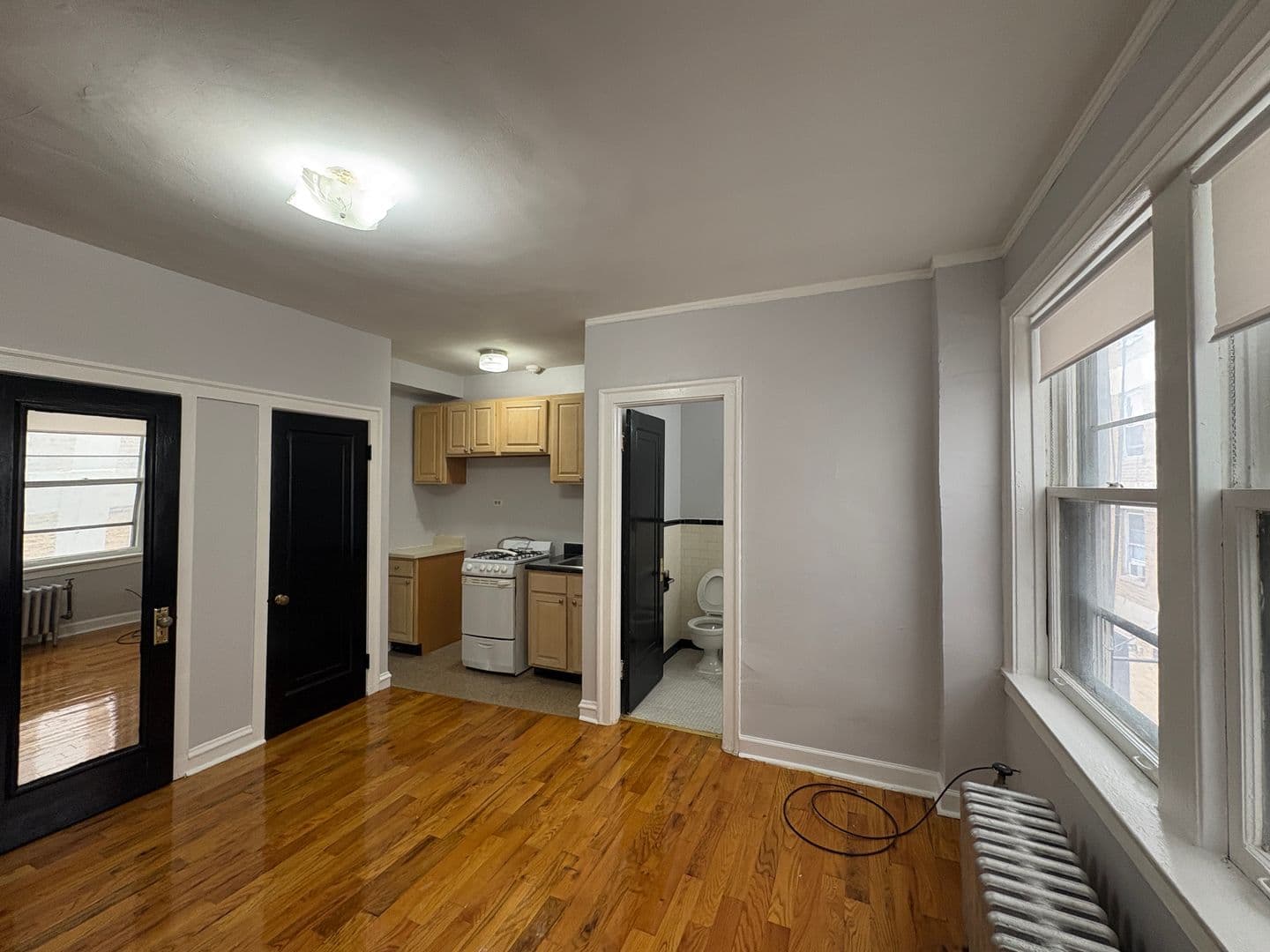 Chicago Apartment: 917 W Eastwood Ave