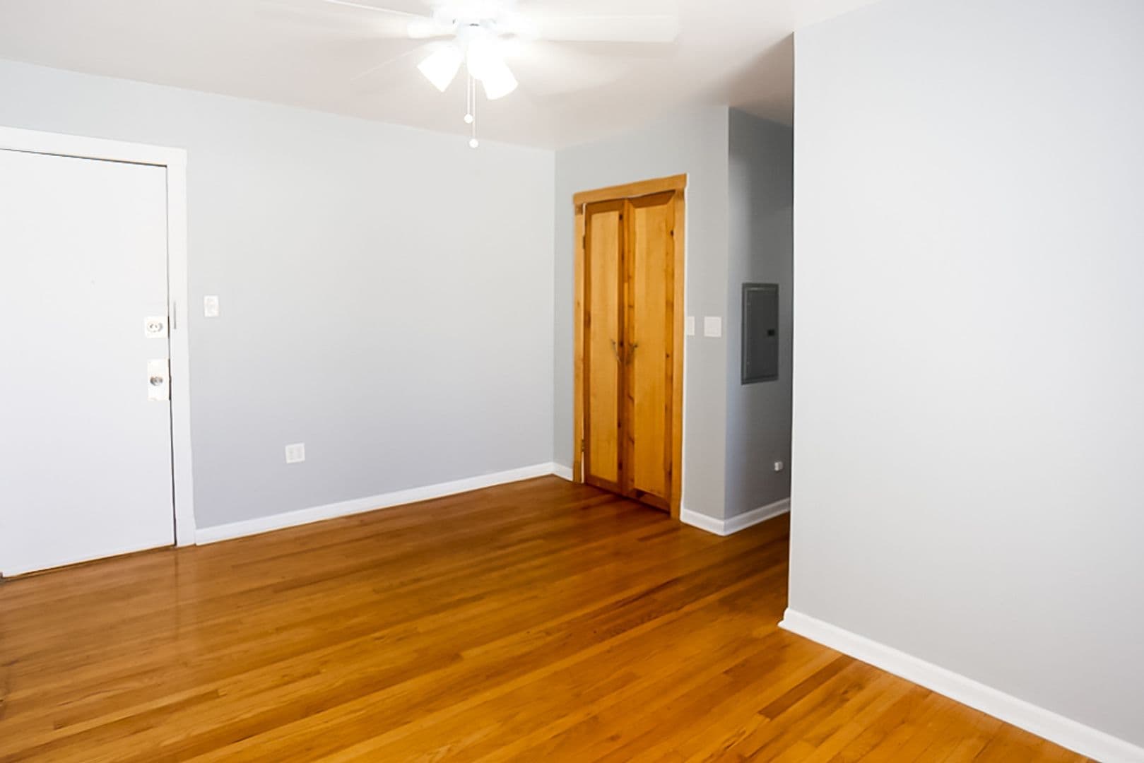 Chicago Apartment: 3257 - 3267 W. Wrightwood Ave