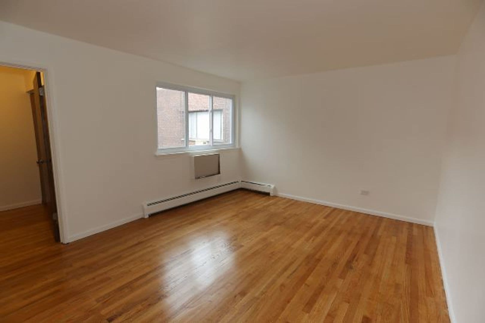 Chicago Apartment: 1040 W. Hollywood