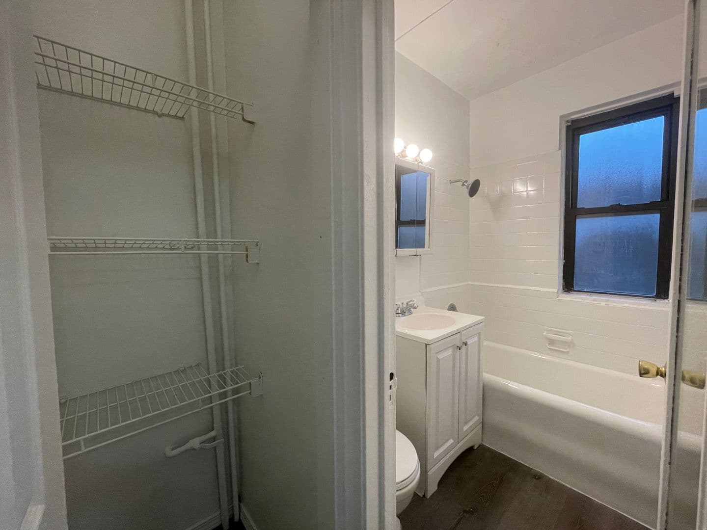Chicago Apartment: 434 W. Wellington Ave