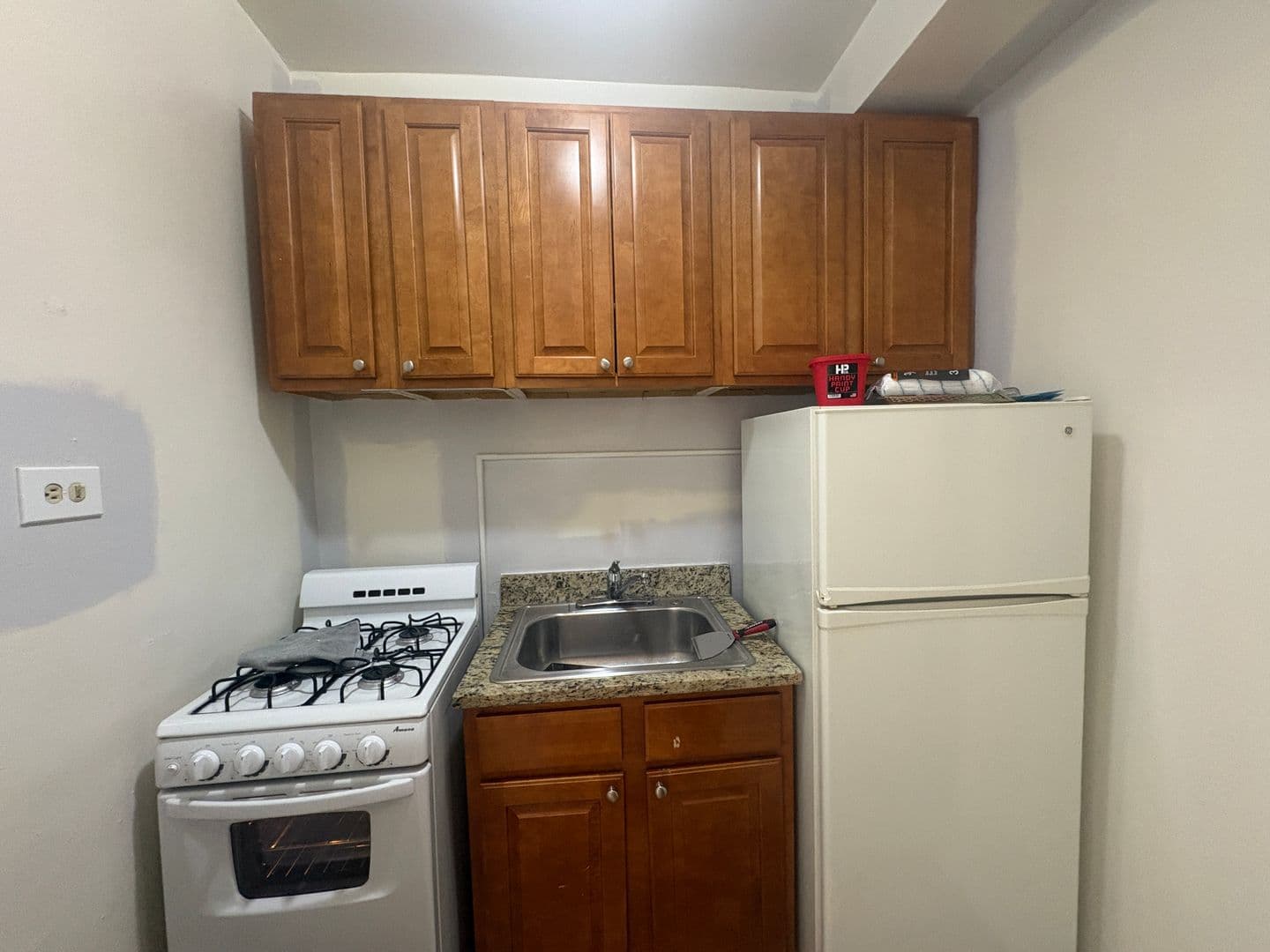 Chicago Apartment: 917 W Eastwood Ave