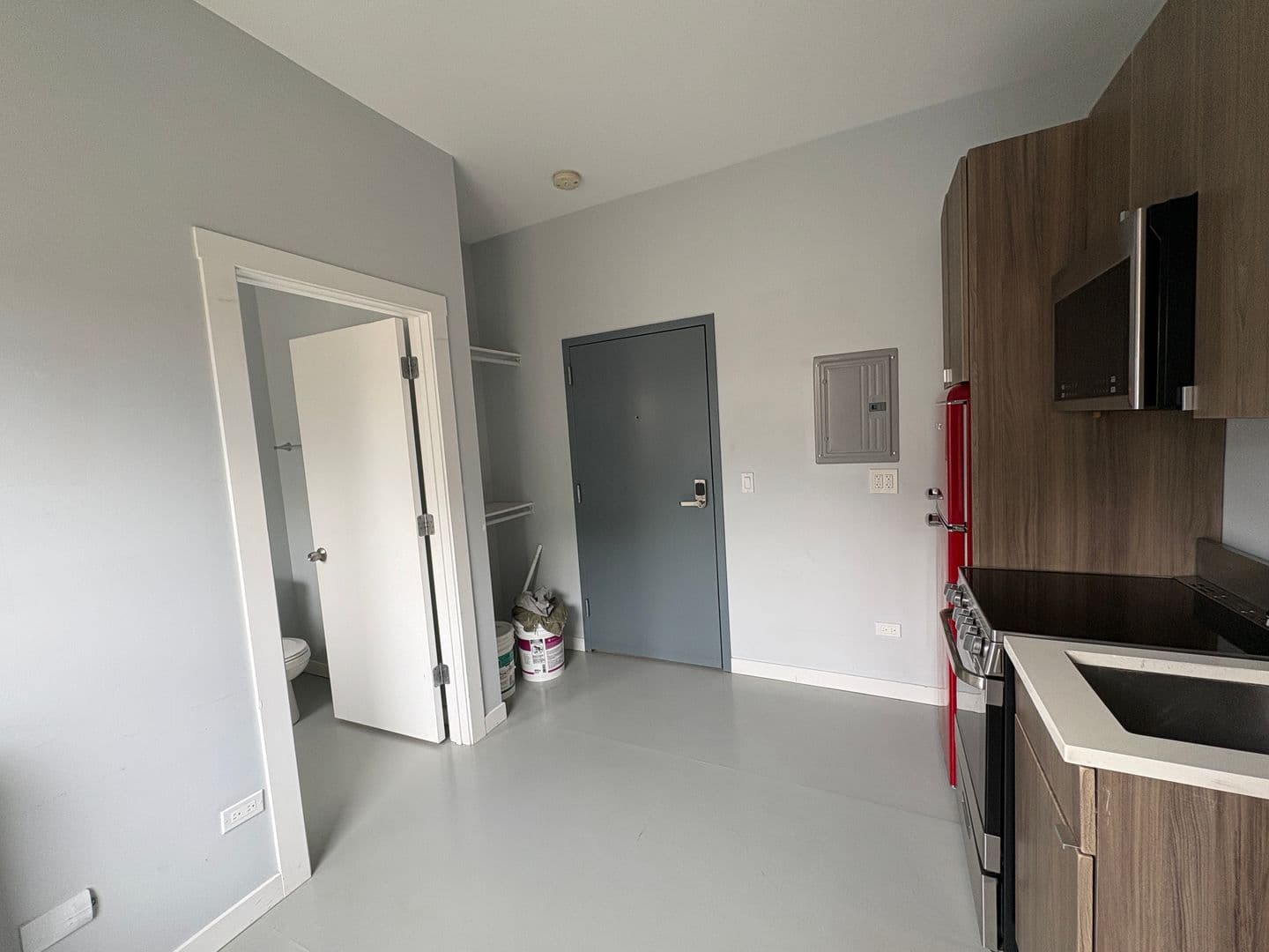 Chicago Apartment: 4700 N Racine Ave