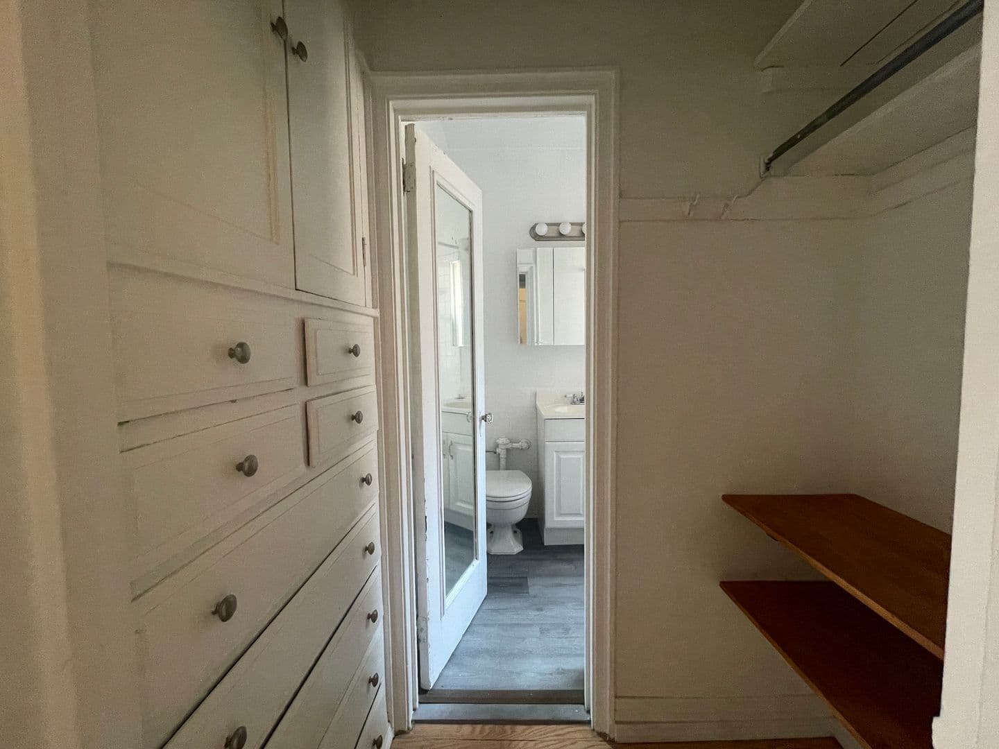 Chicago Apartment: 434 W. Wellington Ave