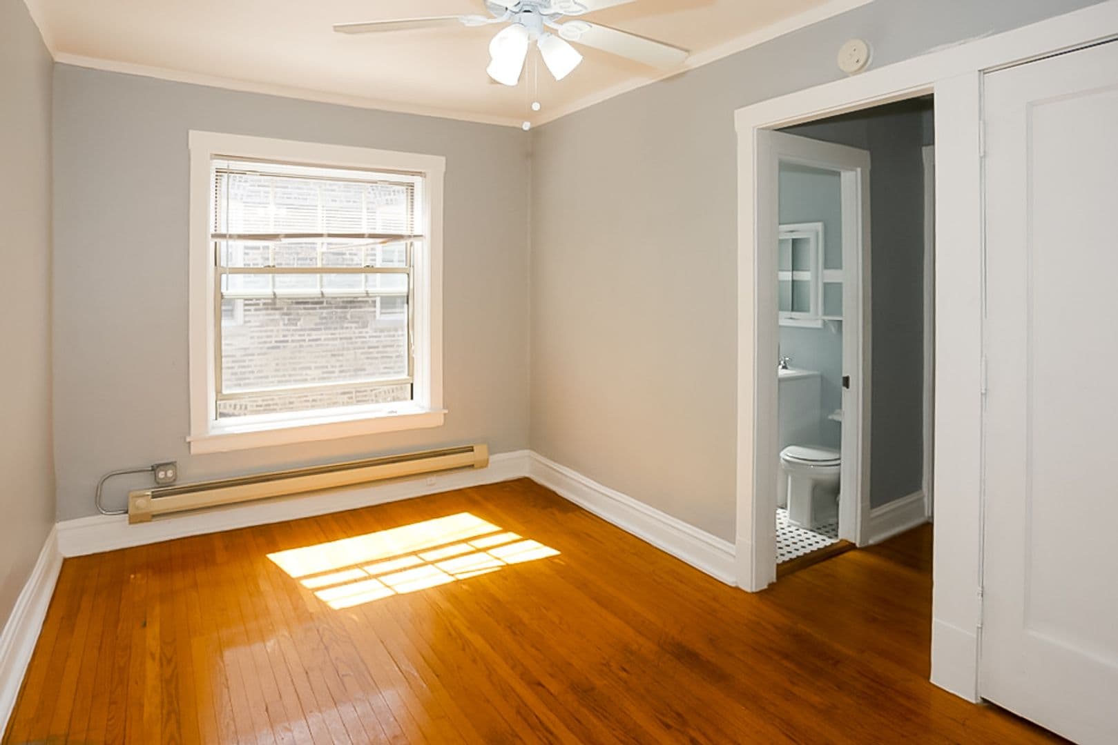 Chicago Apartment: 3257 - 3267 W. Wrightwood Ave