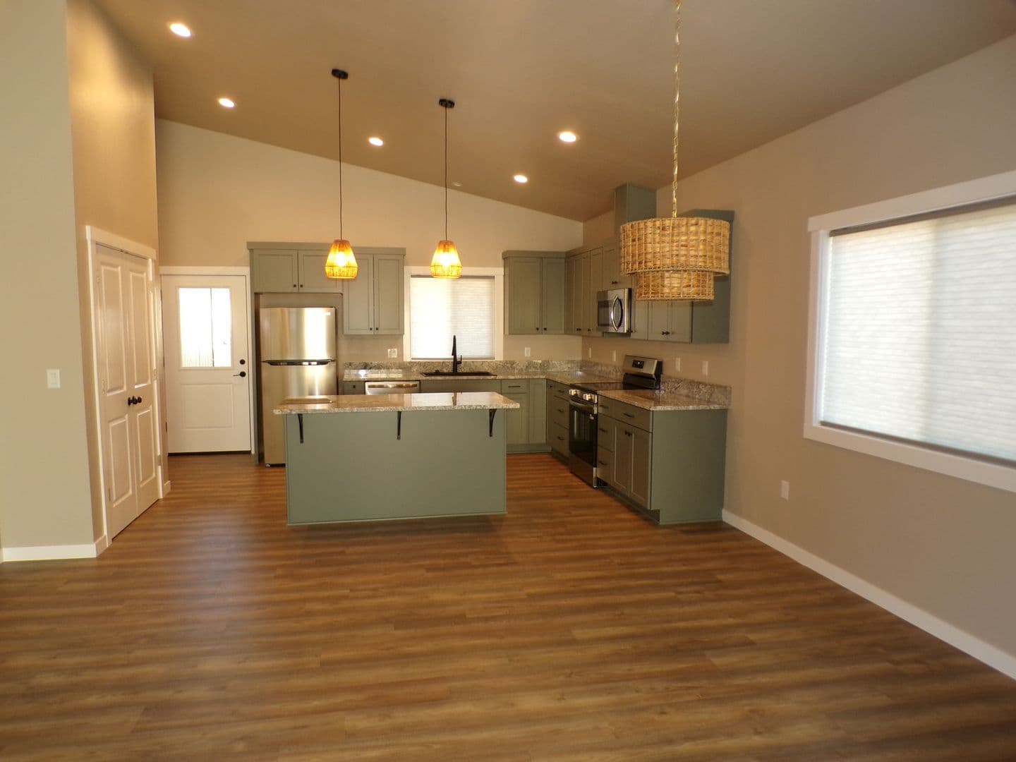 Eagle Point House: 126 Lorraine Ave