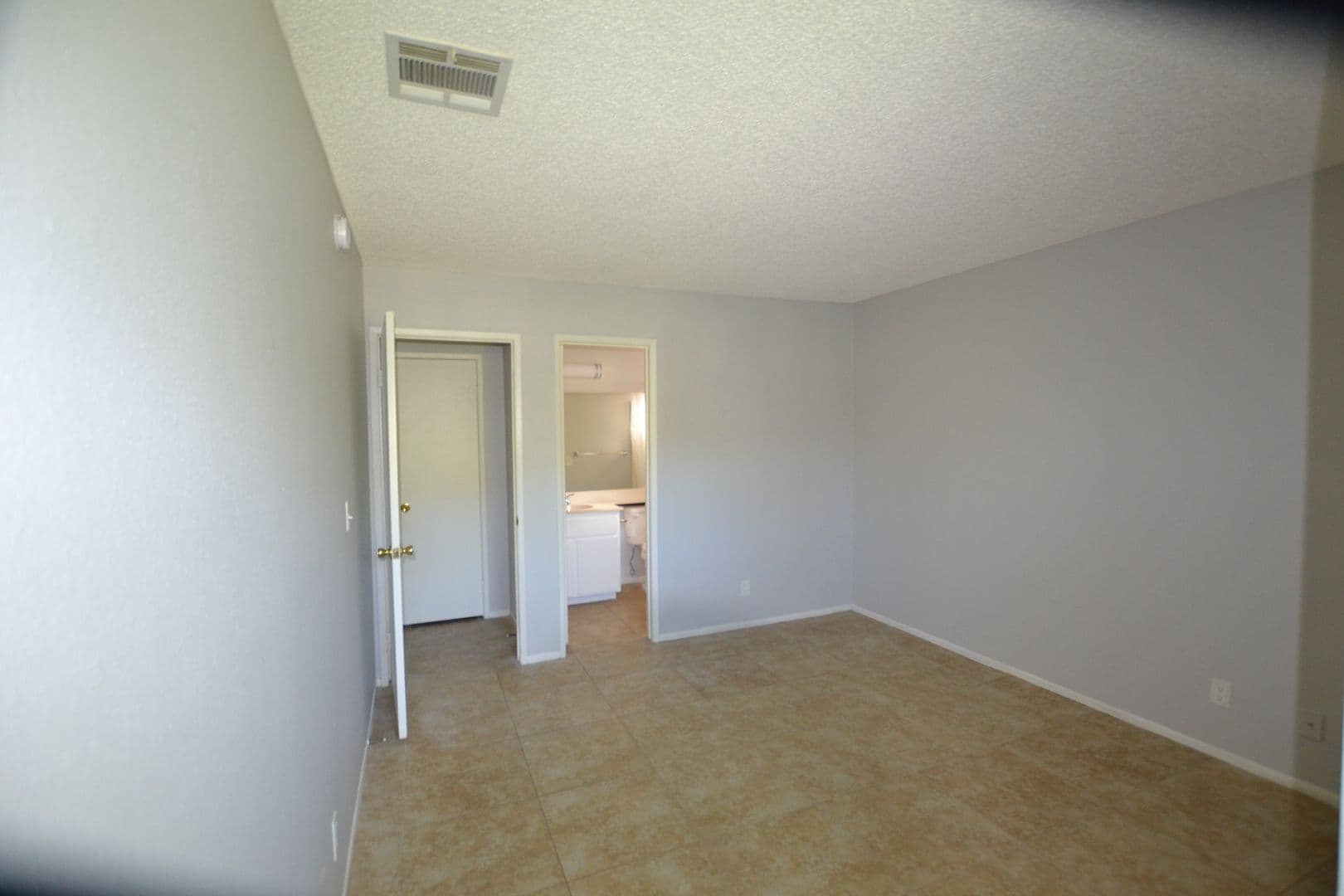 Palm Springs Apartment: 2636 N. Indian Canyon Dr.