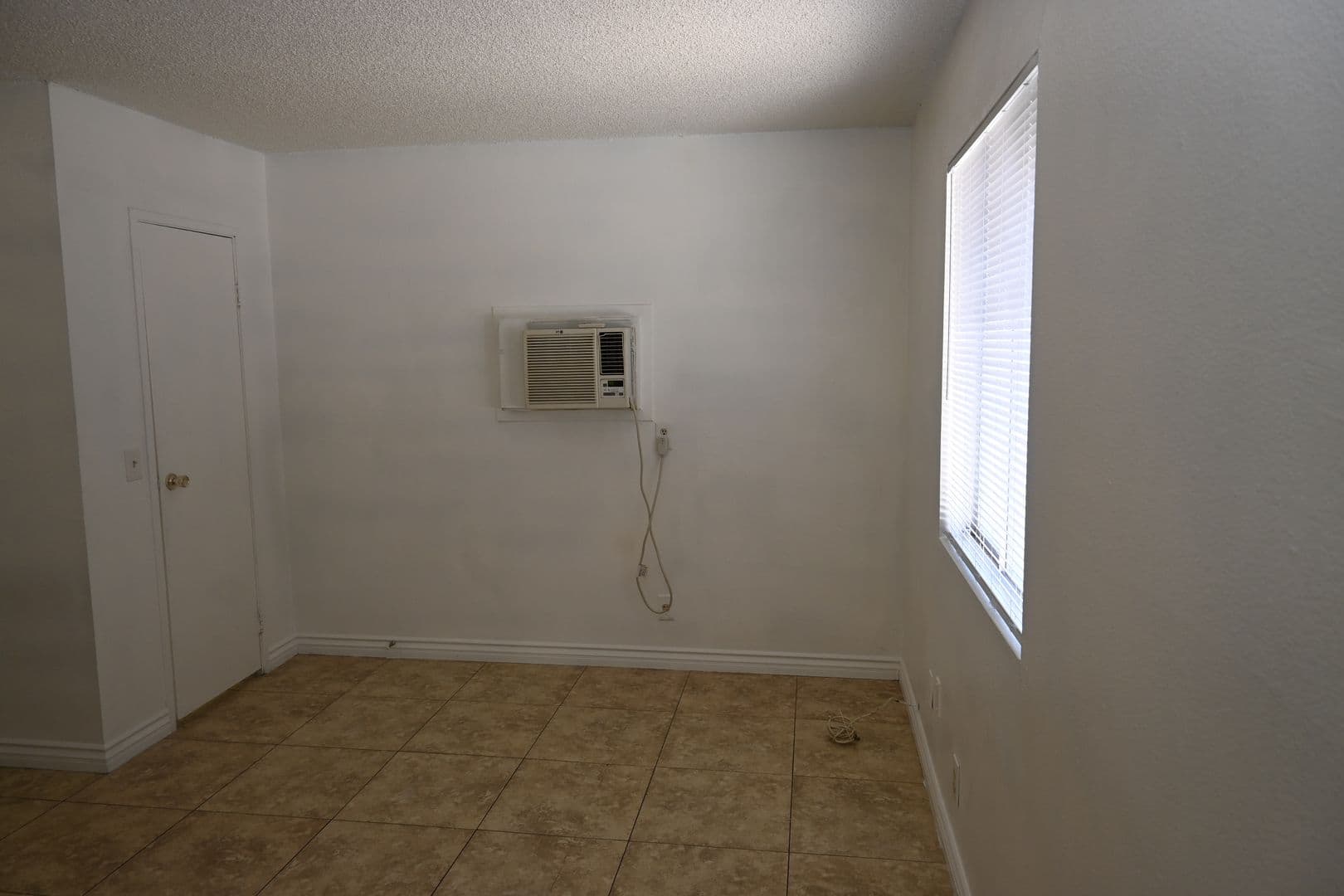 Henderson Condo: 303 EASTMINISTER CT #2