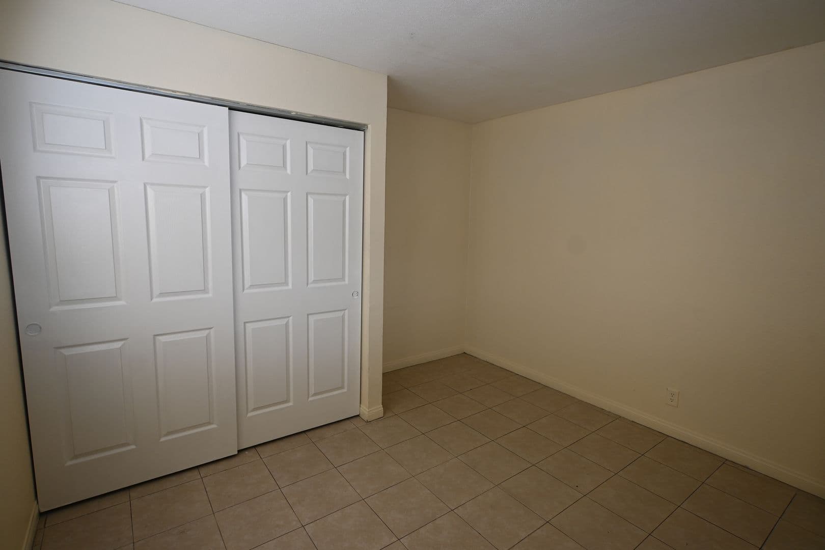 North Las Vegas Condo: 3021 E Carey Ave Unit 5