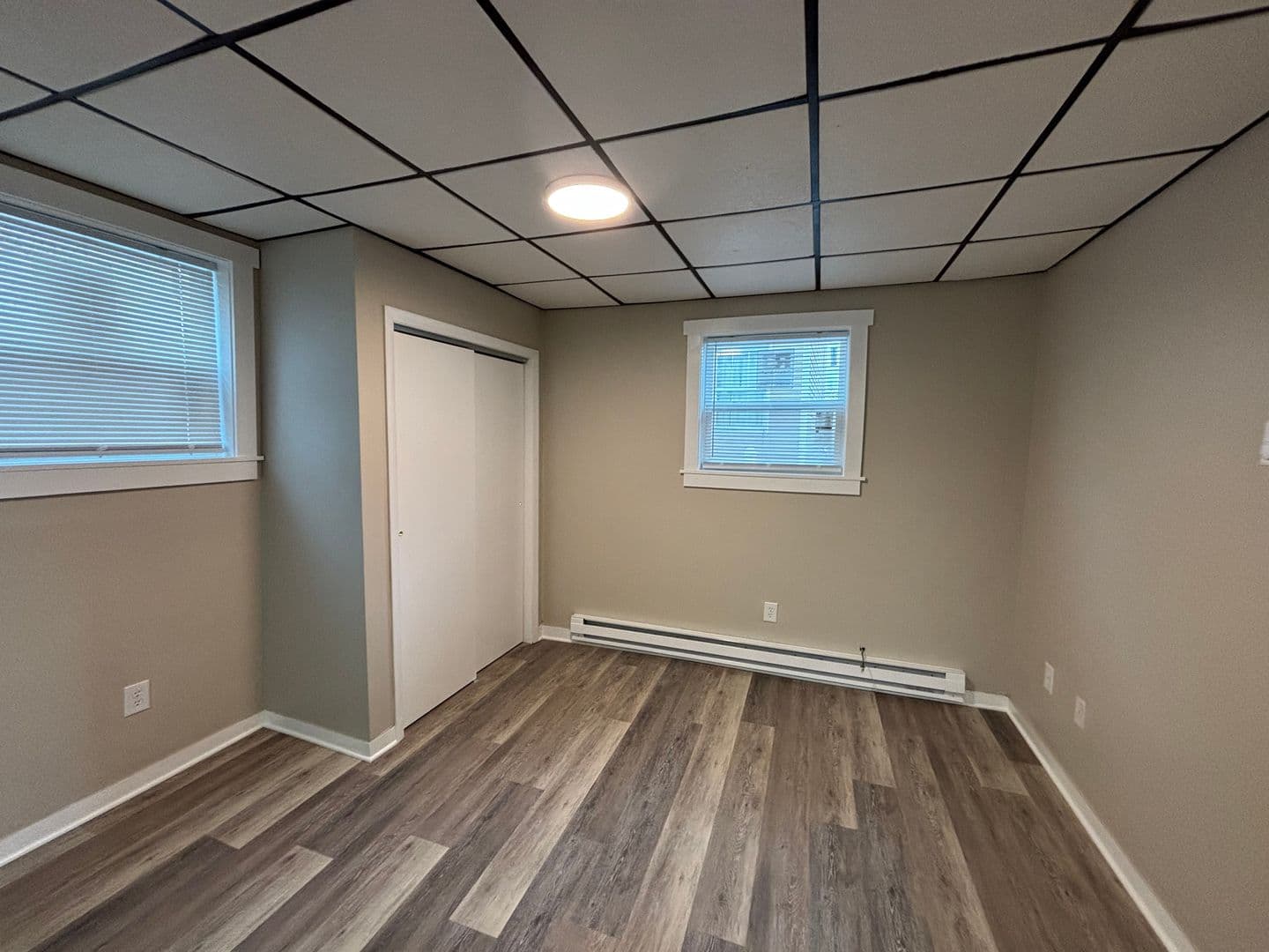 Washington Apartment: 562 - 564 East Maiden St.