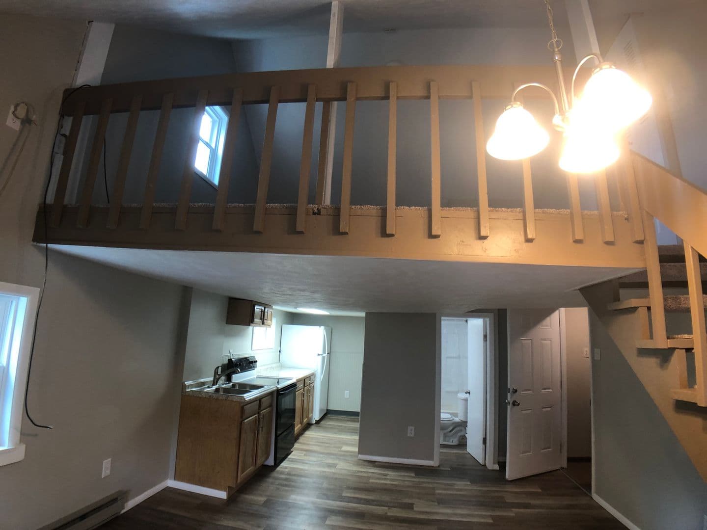 Washington Apartment: 562 - 564 East Maiden St.