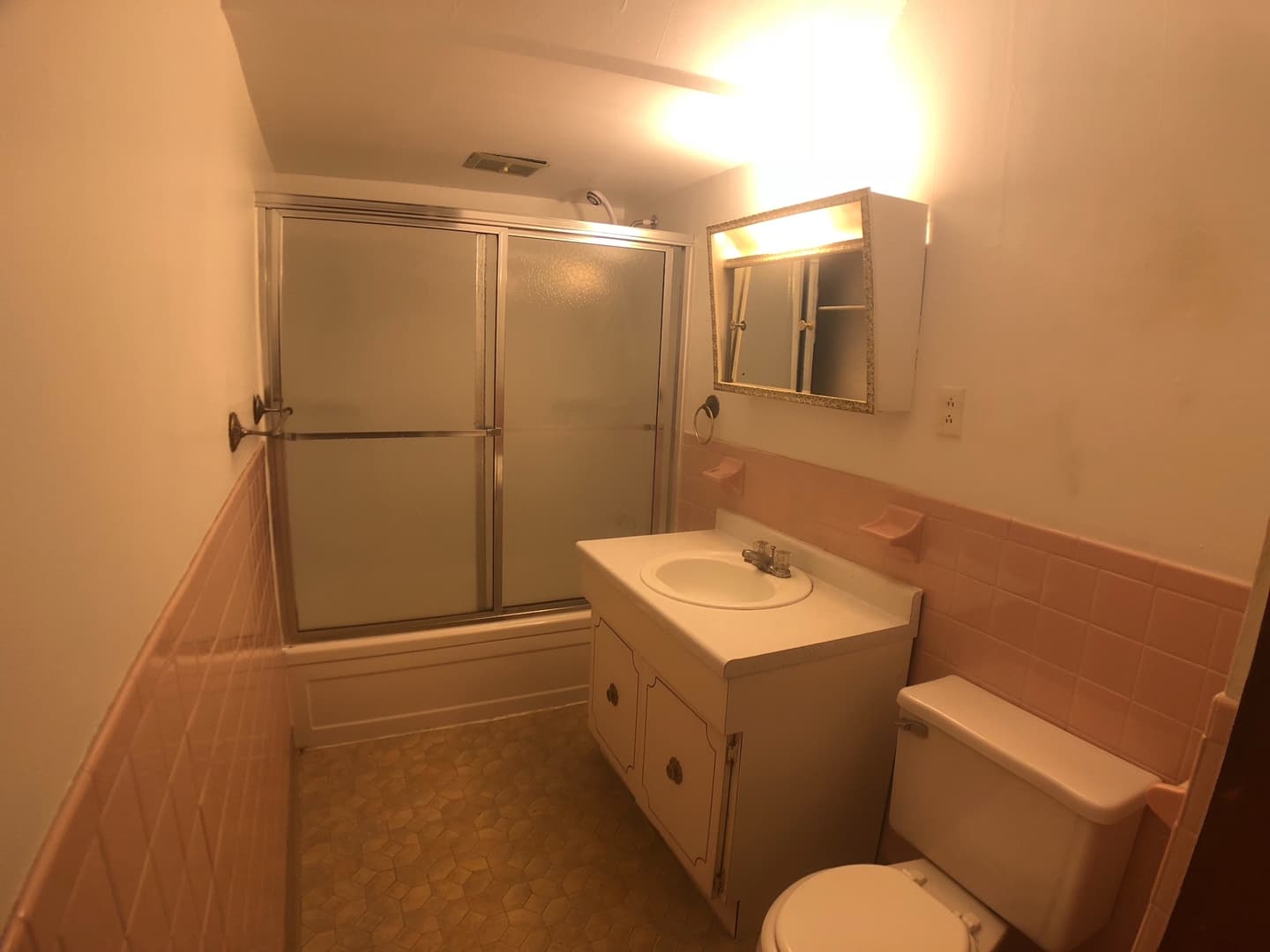 Washington Apartment: 598 East Maiden St.
