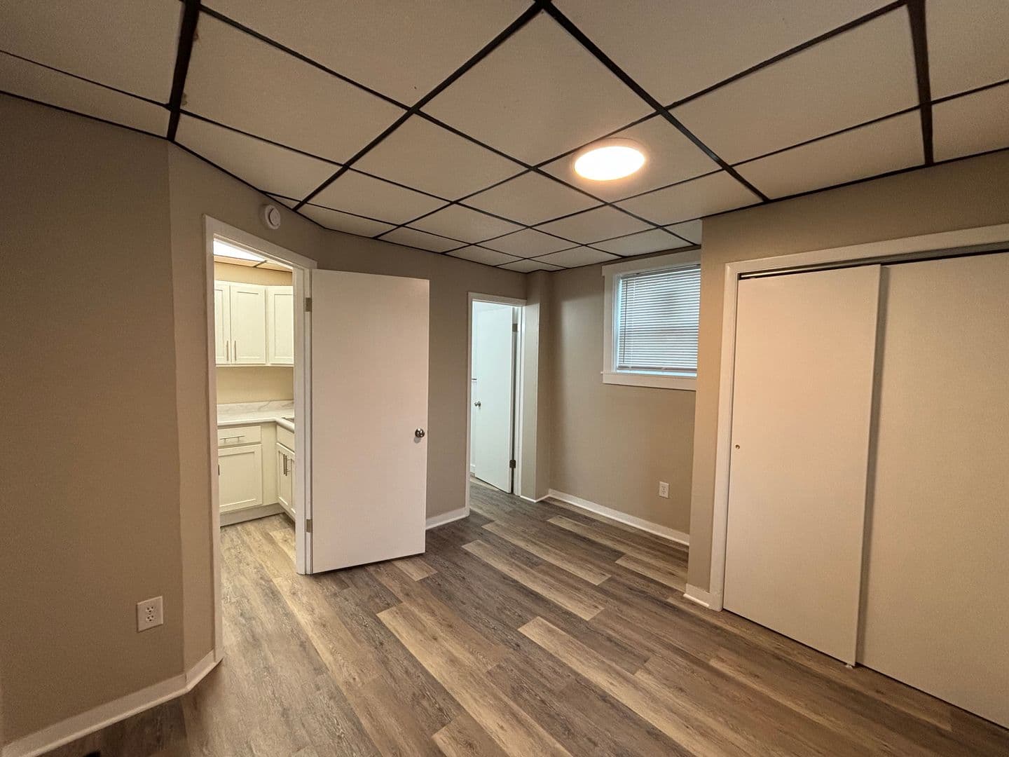 Washington Apartment: 562 - 564 East Maiden St.