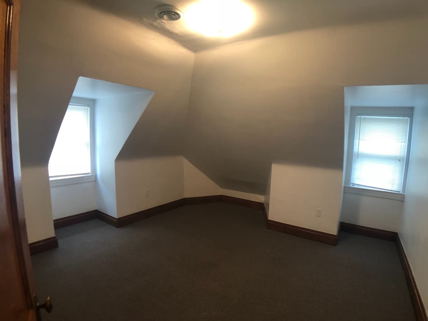 Washington Apartment: 598 East Maiden St.