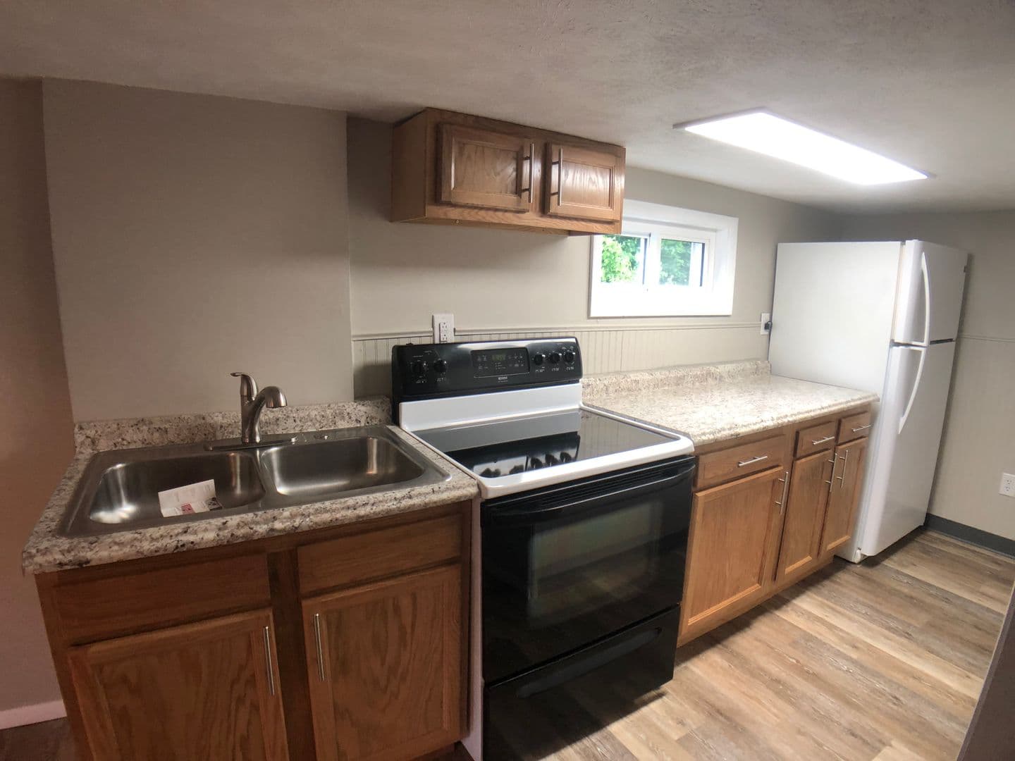 Washington Apartment: 562 - 564 East Maiden St.