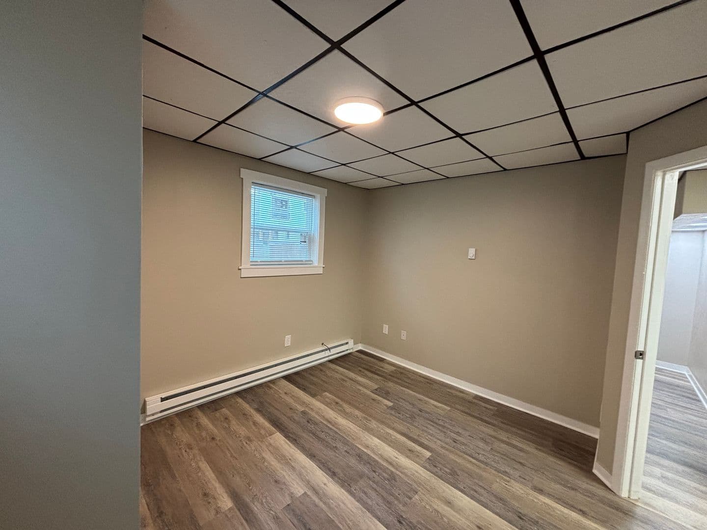 Washington Apartment: 562 - 564 East Maiden St.