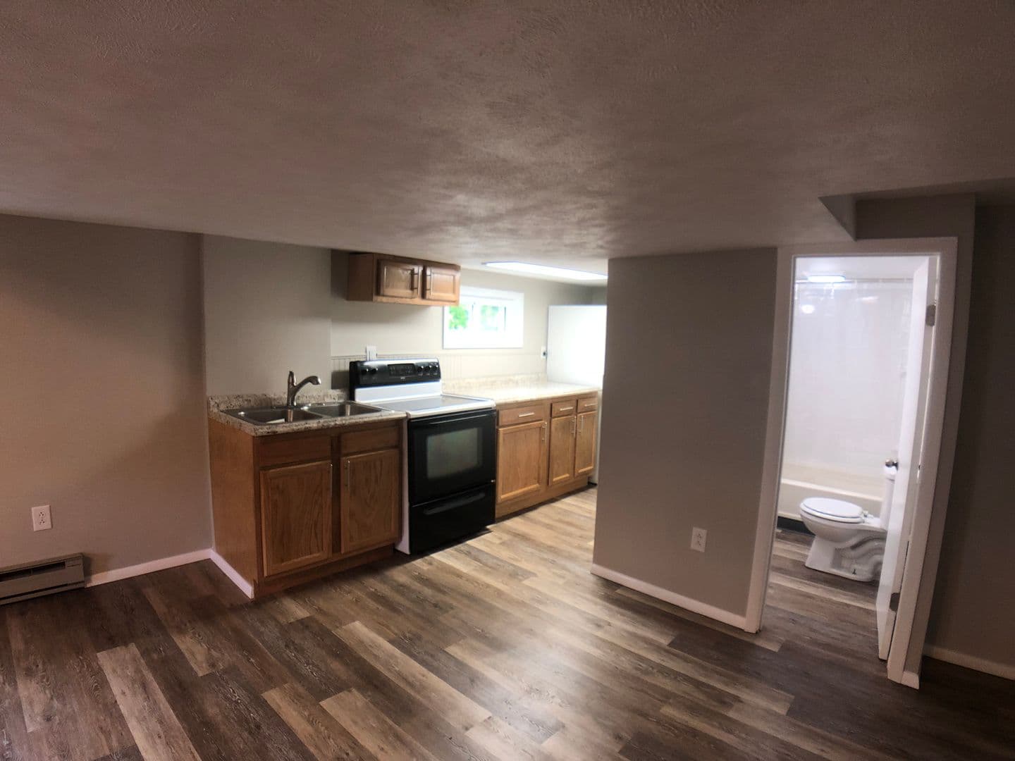 Washington Apartment: 562 - 564 East Maiden St.